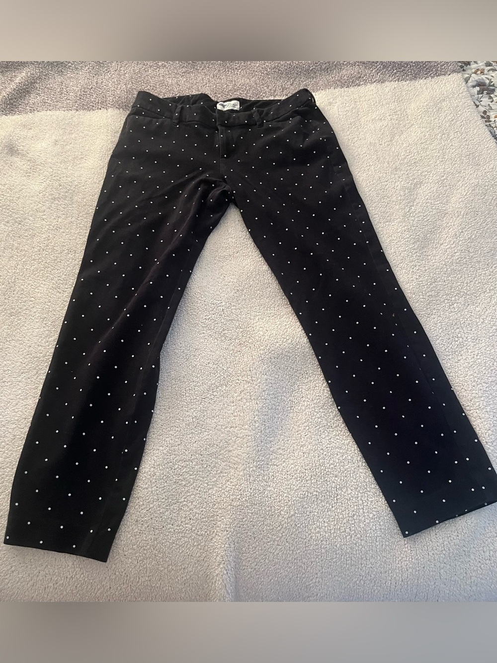 Old Navy Black Polka Dot Capri Business Pant Women’s Size 6
